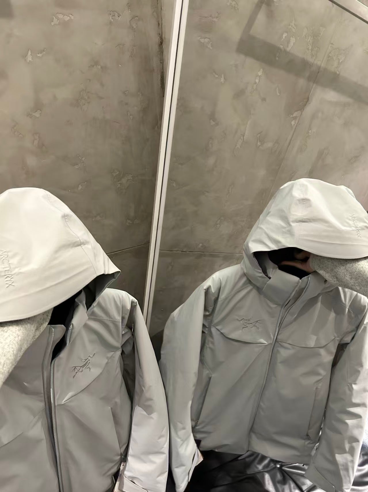 Arcteryx macai men's insulated jacket white ski and snowboard jacket image 6